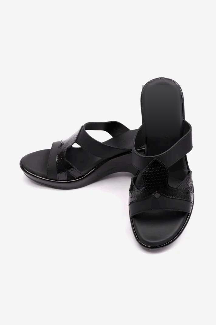 Ladies leather sandals